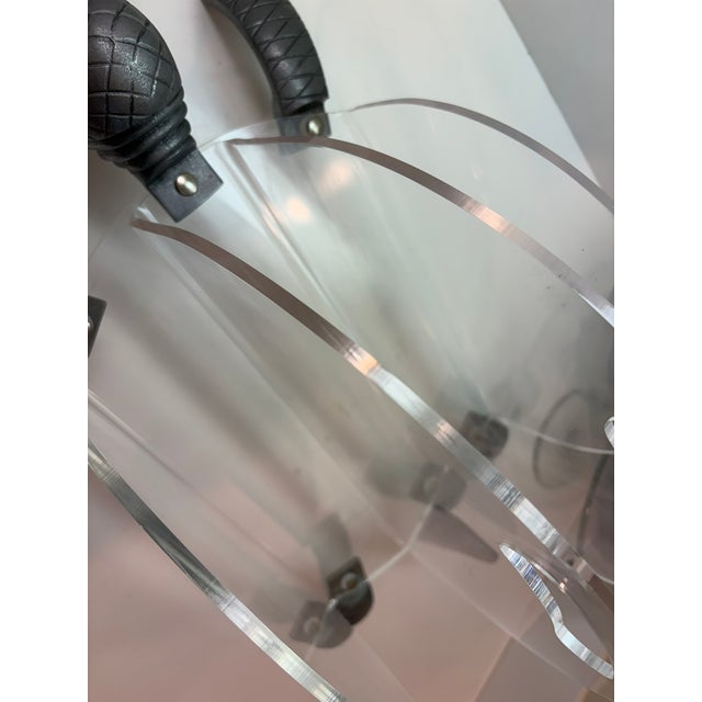 Mid-Century Modern Vintage Arthur Court Turtle Lucite Magazine Rack With Aluminum Base For Sale - Image 3 of 11