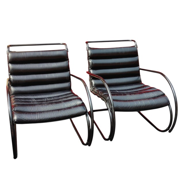 Premium MCM Sophisticated Reproduction of the Lc2 Petit Modele Two-Seat Loveseat. For Sale - Image 9 of 12