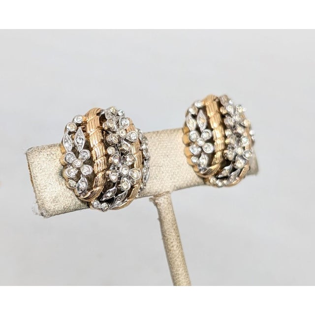 Mid-Century Modern Vintage 1954 Signed Crown Trifari Ad Piece Goldtone & Clear Rhinestone Flower Clip Earrings-2 Pieces For Sale - Image 3 of 8