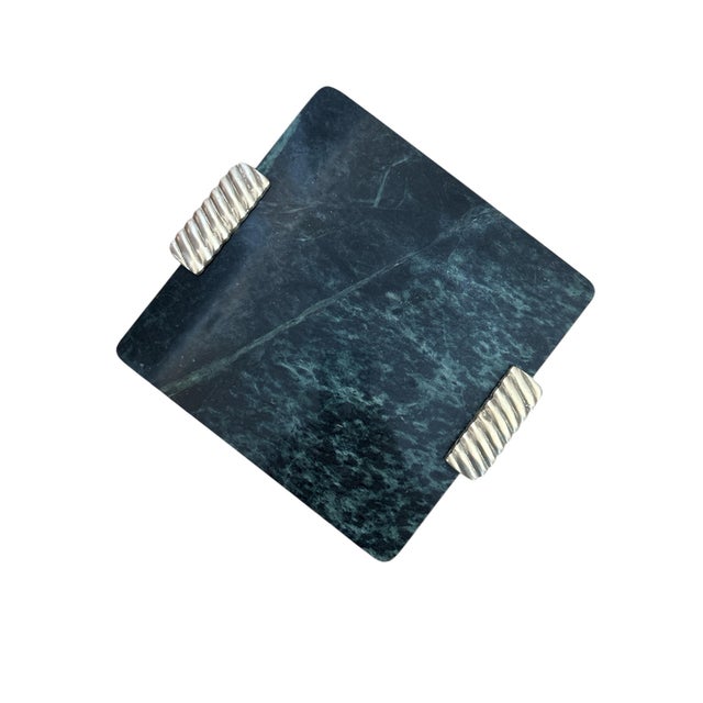 Fabulous green marble serving tray with brass handles. Perfect on a bar, perfect in a kitchen or a shelf for decoration.