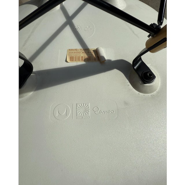 Mid-Century Modern Set of 8 Eames White Chairs For Sale - Image 3 of 5