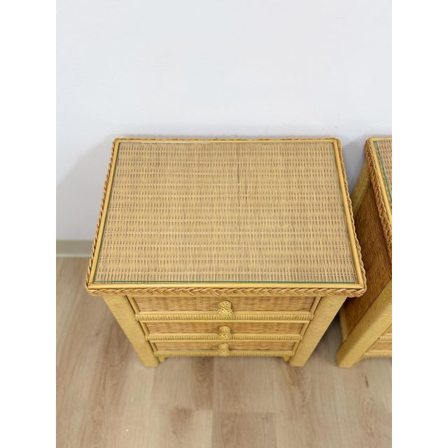 Henry Link Wicker 3-Drawer Pair of Nightstands Vintage Coastal Hollywood Regency For Sale In Tampa - Image 6 of 13