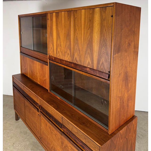 Mid Century Modern Walnut & Rosewood Credenza / Hutch by American of Martinsville For Sale - Image 12 of 12