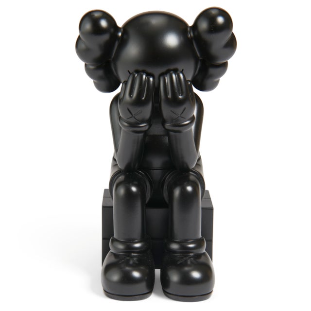 Kaws, Passing Through, 2022, Bronze, in New conditions. Designed 1990 to 1999