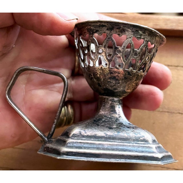 Mid 20th Century English Silverplate Epns Hard/Soft Boiled Egg Handled Server/Holder/Cup For Sale - Image 6 of 10