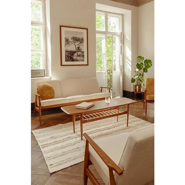 A true design gem – the Fox Lounge Chair, designed in the 1960s. Definitely one of the most comfortable and exclusive...