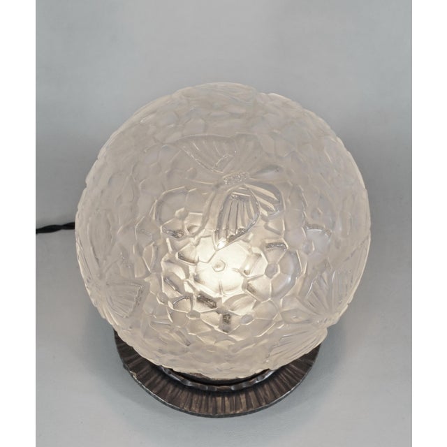 French Art Deco Table Lamp by Verreries Des Hanots 1920s Butterfly Frosted Glass & Iron For Sale - Image 6 of 14