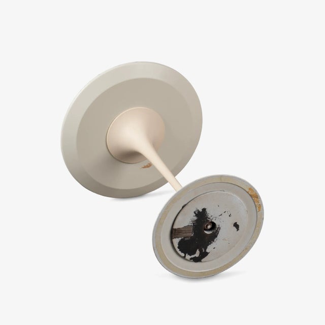 Early Knoll Saarinen Pedestal Tulip Side Table in White Laminate For Sale In New York - Image 6 of 6