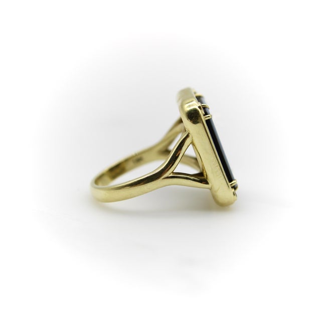 1990s 18k Gold Josephine Baker Banded Agate Intaglio Ring With Enamel and Rubies, Size 7 For Sale - Image 4 of 13