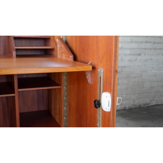1970s Mid-Century Danish Modern Rosewood Hideaway Desk & Cabinet For Sale - Image 12 of 15