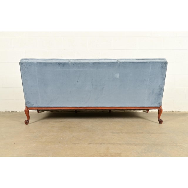 Baker Furniture Style French Provincial Louis XV Carved Walnut Velvet Upholstered Sofa | Circa 1960s For Sale - Image 10 of 13
