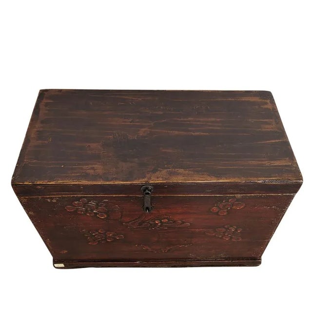 Asian Antique 1900s Deep Brown Antique Trunk Accent Table For Sale - Image 3 of 6
