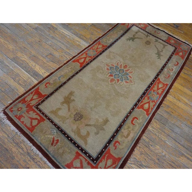 Early 20th Century Chinese Tibetan Carpet ( 3' x 6' - 90 x 183 ) Antique Chinese – Tibetan Ivory 1925 Rug, Circa Date:...