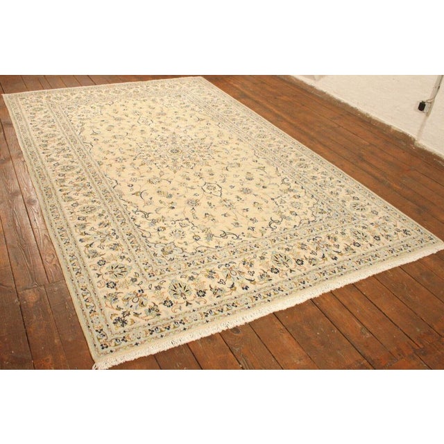 Middle Eastern Rug in Wool For Sale - Image 9 of 11