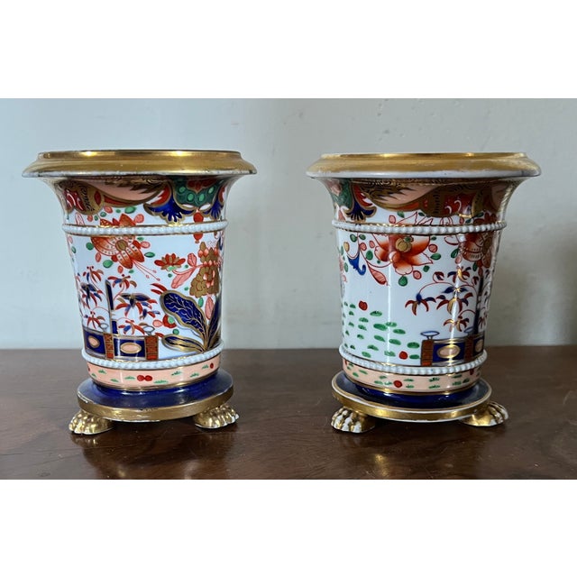 Spode Antique Early 19th Century English Regency Spode 967 Imari Porcelain Vases With Animal Paw Feet Circa 1810 - A Pair For Sale - Image 4 of 12