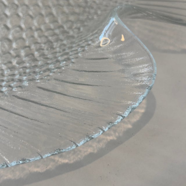 Transparent Vintage 1970s Arcoroc Clear Glass “Poisson” Textured Fish Platter Made in France For Sale - Image 8 of 14