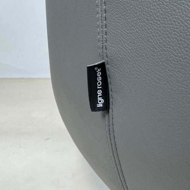 Textile Pair of Impeccable Ottoman Armchairs by Noé Duchaufour-Lawrance for Ligne Roset For Sale - Image 7 of 9