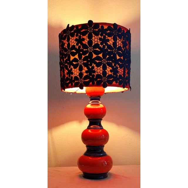 1970s Vintage German Table Lamp with Red-Blue Ceramic Base and Handmade Fabric Shade from Lamplove, 1970s For Sale - Image 5 of 12