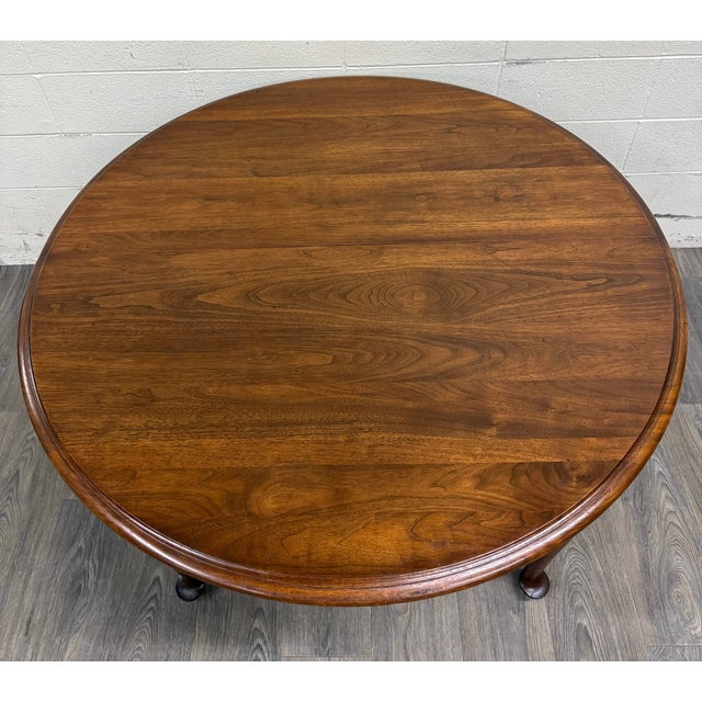 Brown Vintage Queen Anne / Early American Style Oval Dining Table For Sale - Image 8 of 18