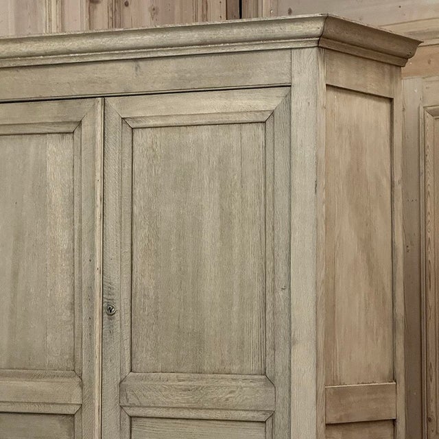 19th Century Louis XIV Buffet in Stripped Oak For Sale In Dallas - Image 6 of 12