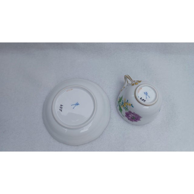 Gold Porcelain Espresso Cup and Saucer with Hand-Painted Aster German Flowers from Meissen, 1950s, Set of 2 For Sale - Image 8 of 10