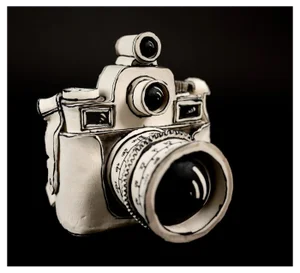 Katharine Morling, Camera Sculpture with Double Lens, 2022, Porcelain