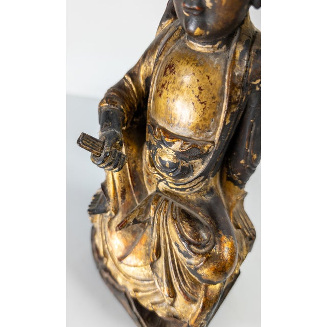 Wood 16th Century or Earlier Chinese Ming Dynasty Gilt Lacquer Wood Guanyin Figure For Sale - Image 7 of 16