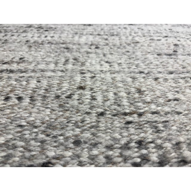 Rh Saravia Wool & Jute Rug – 9x12 Grey Multi | Handwoven Wool & Jute | Made in India For Sale - Image 14 of 18