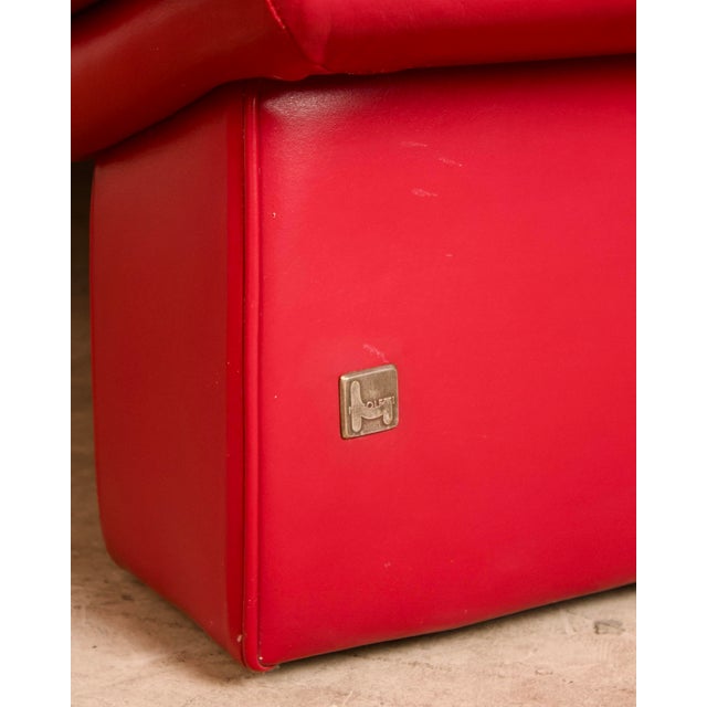 Vintage Ambassador Sofa by Nicoletti Salotti, Italy, 1980s For Sale - Image 4 of 12