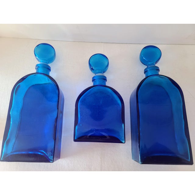 Glass Set of 3 1970s Empoli Inspired Blue Lapis Decanter Bottles With Ball Stoppers For Sale - Image 7 of 7