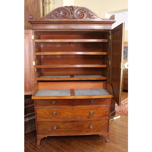 Circa 1815 English Regency Period Linen Press For Sale - Image 4 of 10