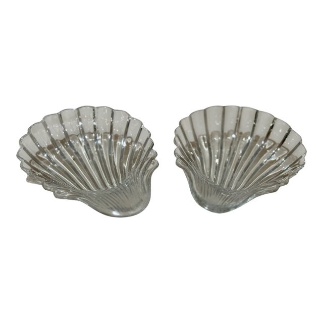 Mid 20th Century Pair of Baccarat Crystal Shell Dish – Clear Ribbed Scallop Trinket Bowl – France For Sale