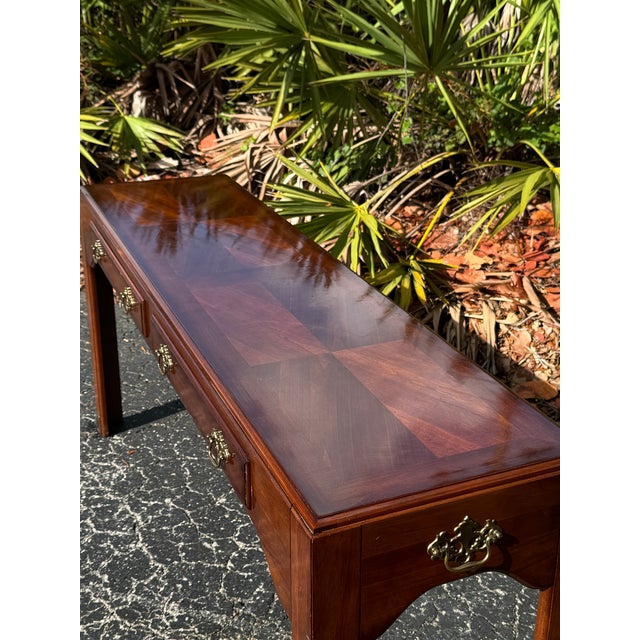 1970s Vintage Pennsylvania House Mahogany Console Sofa Table With Inlaid Top & Three Drawers For Sale - Image 5 of 7
