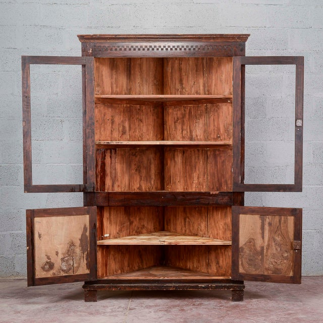 19th Century Display Cabinet with Shelves For Sale - Image 10 of 18
