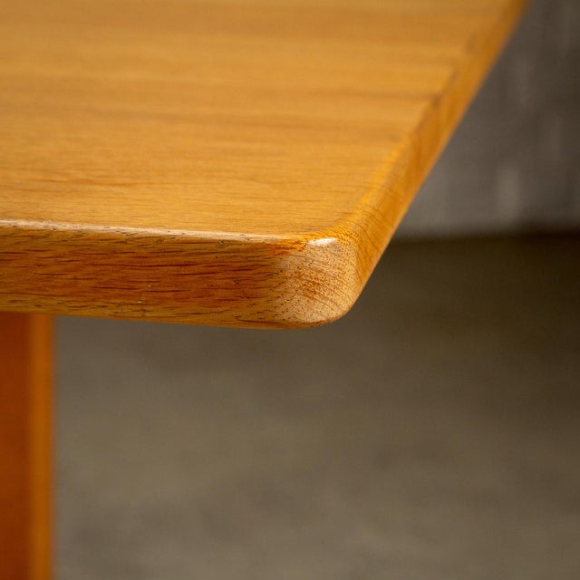 Børge Mogensen Vintage Danish Model 5271 Coffee Table in Oak by Børge Mogensen, 1960s For Sale - Image 4 of 12
