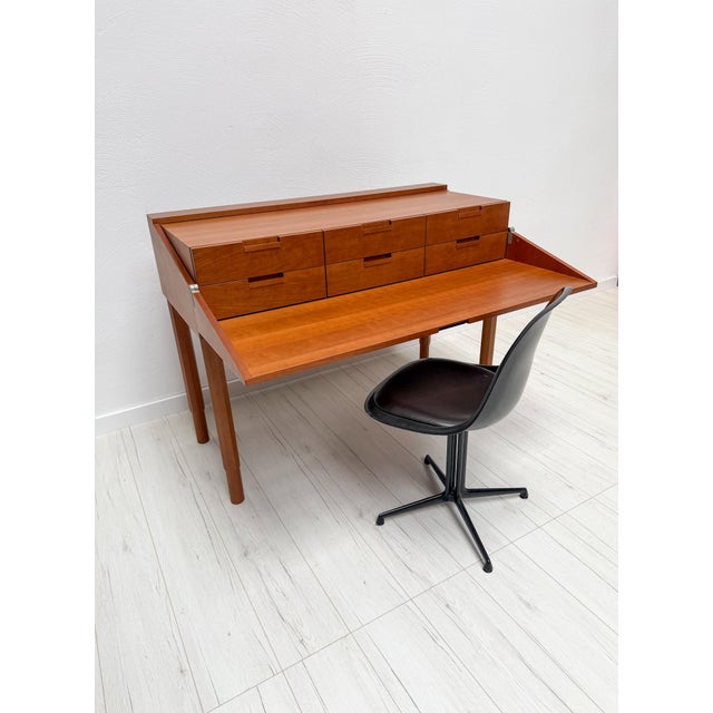 Vintage Postmodern Cherrywood Secretary by Antonio Citterio for B&B Italia, 1980s For Sale - Image 9 of 13