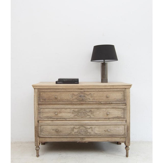 Louis XVI Chest of Drawers in Bleached Oak, Early 19th Century For Sale - Image 3 of 18