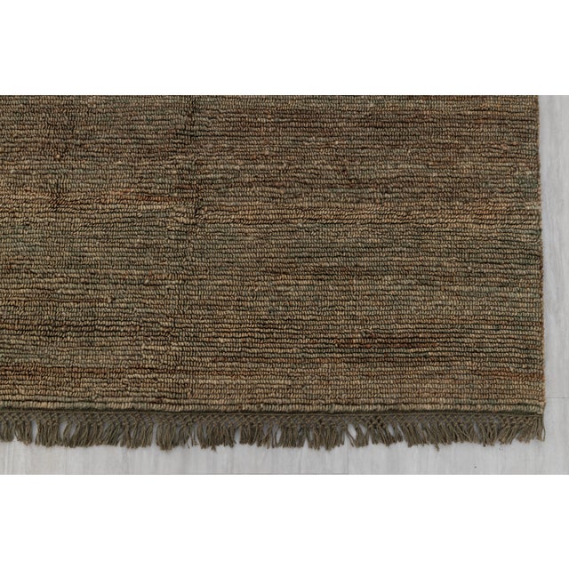 High Quality Hand Knotted Dark Green Jute Loop Pattern Solid Rug 5x8Ft. For Sale - Image 6 of 12