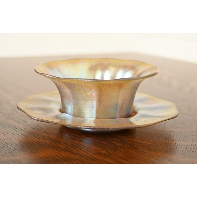 Art Deco Louis Comfort Tiffany Favrile Iridescent Art Glass Ruffled Edge Finger Bowl With Underplate For Sale - Image 3 of 11