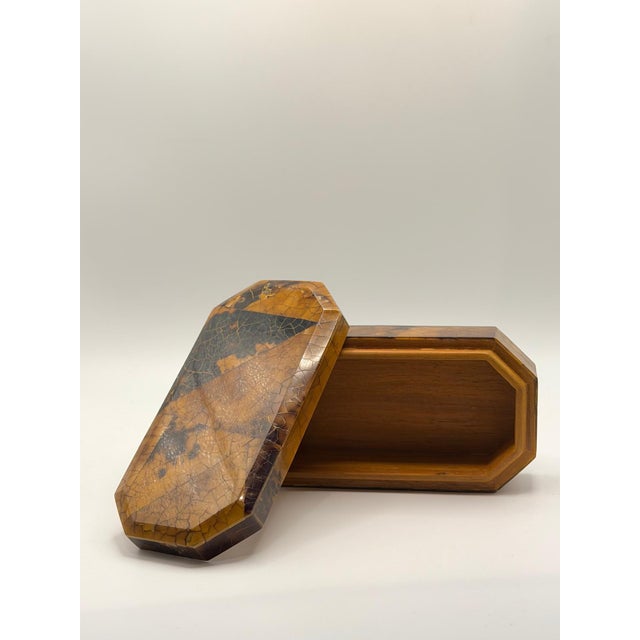 Vintage Tessellated Horn-Style Octagonal Lidded Box With Dark Inlay For Sale In Chicago - Image 6 of 6