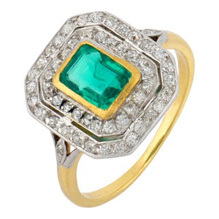 1910s Edwardian Emerald Diamond 18k Yellow Gold Ring, Size 7 For Sale