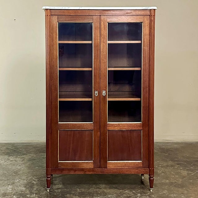Early 20th Century Antique French Louis XVI Style Mahogany Vitrine ~ Bookcase With Carrara Marble For Sale - Image 5 of 18