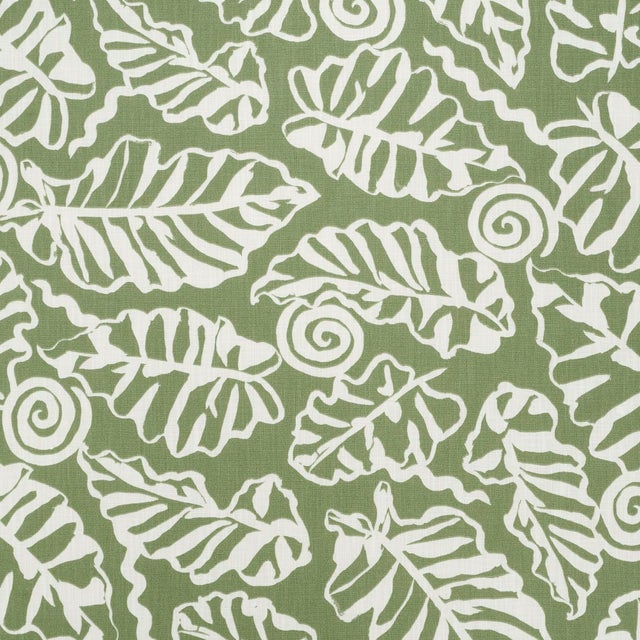 Schumacher Del Mar Indoor/Outdoor Fabric In Verde For Sale