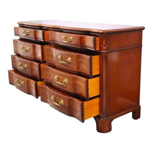 Traditional English John Widdicomb Regency Style 8-Drawer Sideboard & Mirror C1950 For Sale - Image 3 of 13