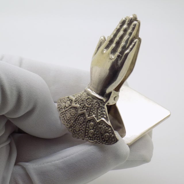 This vintage desk accessory features a sculptured hand-shaped memo holder clip (PortaMemo). Handcrafted in Florence,...