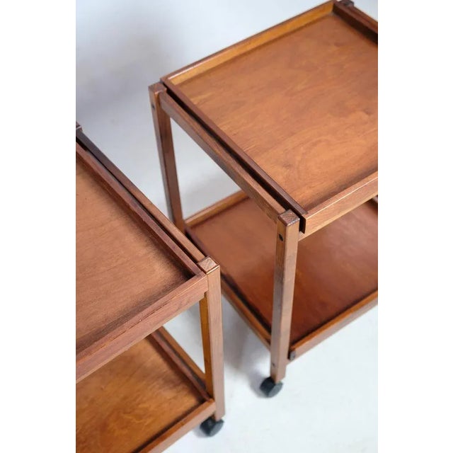 1960s Roll Coffee Tables with Serving Tray in Walnut, 1960s, Set of 2 For Sale - Image 5 of 13