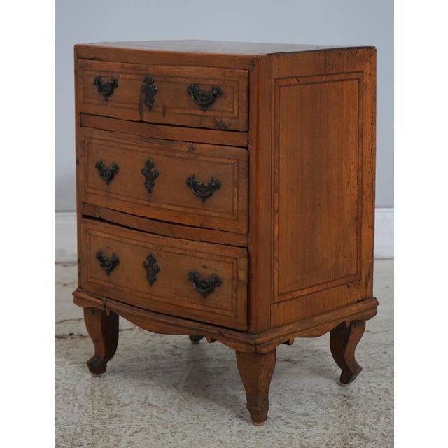 Age: Early 19th Century, c1820-1840 Details: Regency Style Dovetailed Drawer Construction High Quality Construction Nice...