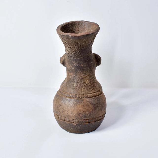 Early 20th Century Early 20th Century Mangbetu Double Figure Marriage Clay Vessel For Sale - Image 5 of 11