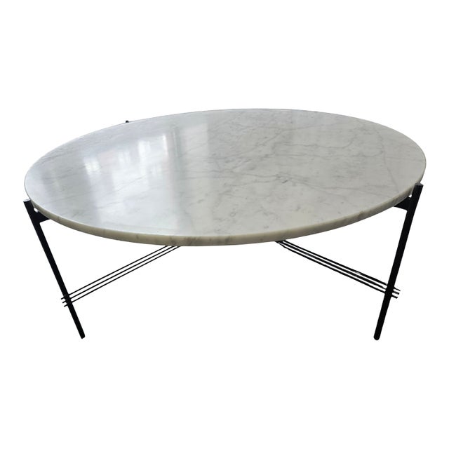 Gubi Ts 41-in Round Coffee Table With White Marble Top For Sale