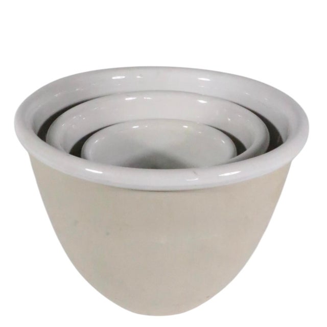 Nest of Three Bennington Potters Mixing Bowls Design Attributed to David Gil C. 1970's For Sale In New York - Image 6 of 18